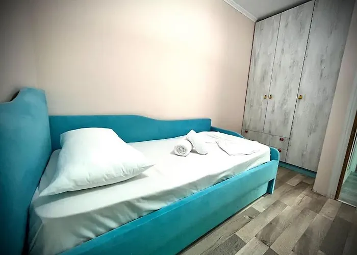 Family Room With Garden Parking Included 3 Min From Main Square