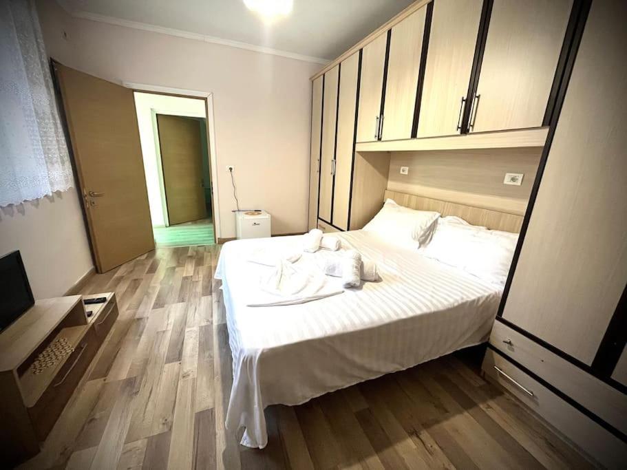 Family With Garden Parking Included 3 Min From Main Square Appartement *