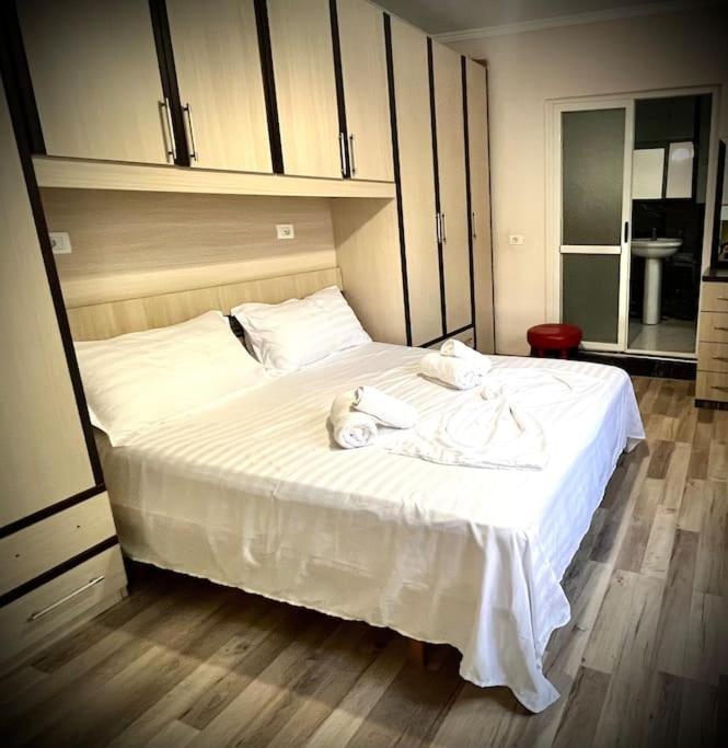 Family With Garden Parking Included 3 Min From Main Square Appartement *